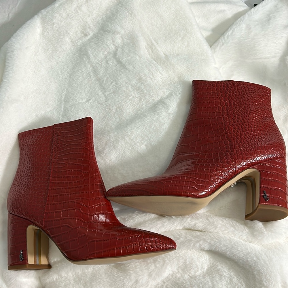 Sam Edelman Hilty Crocodile Leather Ankle Boots in Red. US SIZE 10
